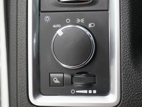 Used 2023 RAM 1500 Classic SLT w/ Electronics Group AWD/4WD image 19