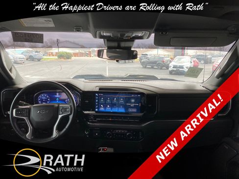 Used 2023 Chevrolet Silverado 1500 LT Trail Boss w/ Convenience Package II image 18