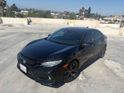 Used 2018 Honda Civic Sport Touring image 4