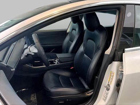 Used 2020 Tesla Model 3 Standard Range Plus RWD image 7