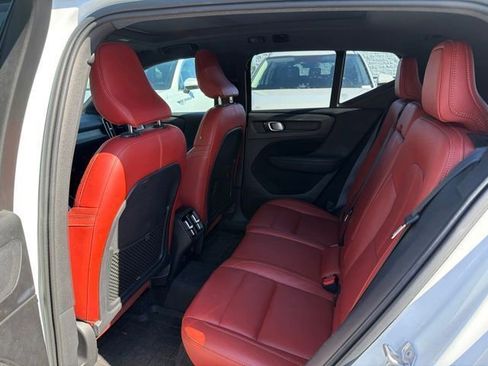 Used 2019 Volvo XC40 T5 Inscription AWD/4WD image 9