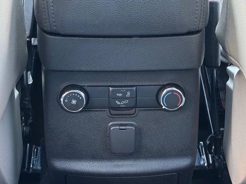 Used 2018 Ford Explorer XLT w/ Equipment Group 202A AWD/4WD image 14
