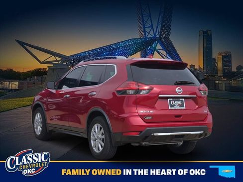 Used 2017 Nissan Rogue SV w/ SV Premium Package FWD image 5