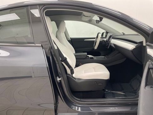 Used 2024 Tesla Model Y Performance image 14