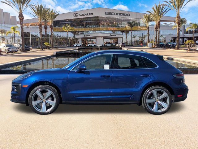 Used 2024 Porsche Macan AWD/4WD image 8