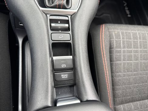Used 2023 Honda HR-V Sport image 27
