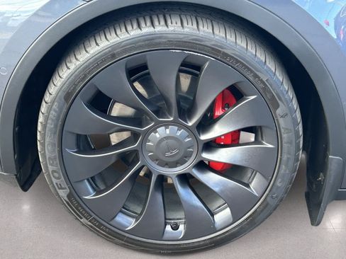 Used 2022 Tesla Model Y Performance AWD/4WD image 11