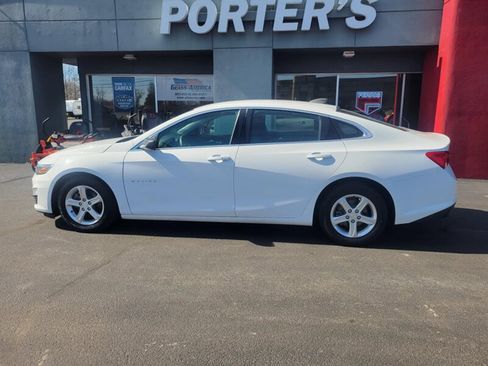 Used 2020 Chevrolet Malibu LS image 2