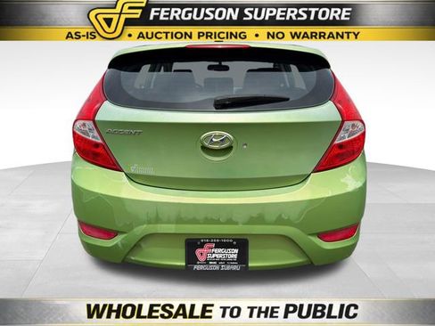 Used 2012 Hyundai Accent SE FWD image 6