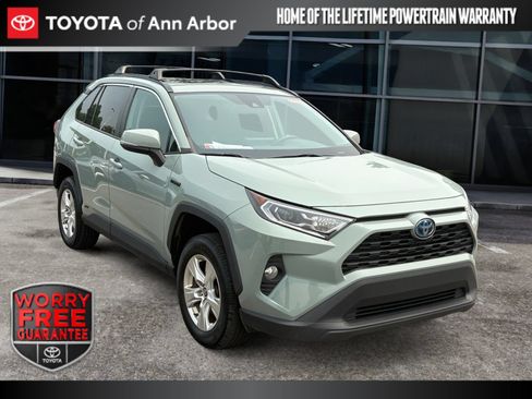Used 2021 Toyota RAV4 XLE w/ Convenience Package AWD/4WD image 1