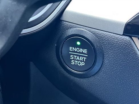Used 2022 Ford Escape SE w/ SE Sport Appearance Package FWD image 25