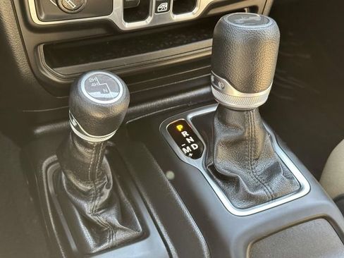 Used 2023 Jeep Wrangler Unlimited Sport AWD/4WD image 16