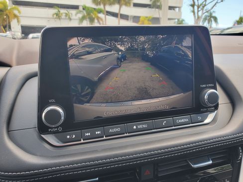 Used 2022 Nissan Rogue SV w/ SV Premium Package image 8