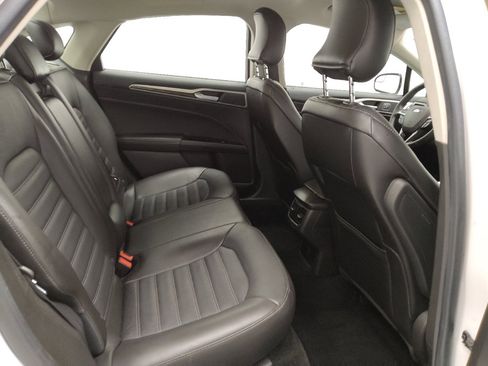 Used 2016 Ford Fusion SE w/ Equipment Group 202A FWD image 19