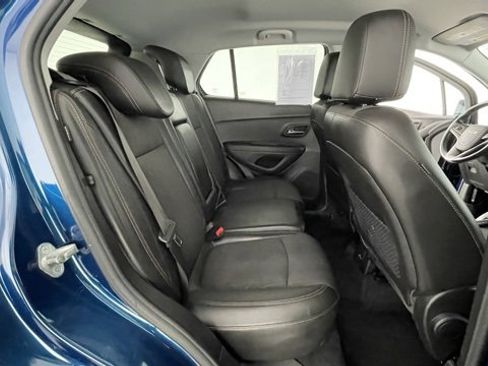 Used 2019 Chevrolet Trax LT w/ LT Convenience Package image 44