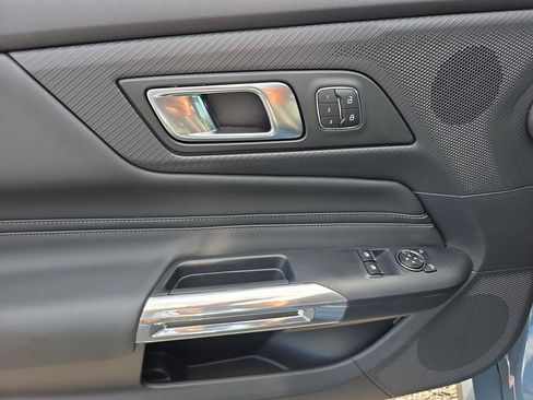 Used 2025 Ford Mustang GT Premium RWD image 5