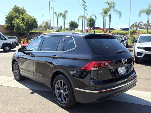 Used 2022 Volkswagen Tiguan SE FWD image 3