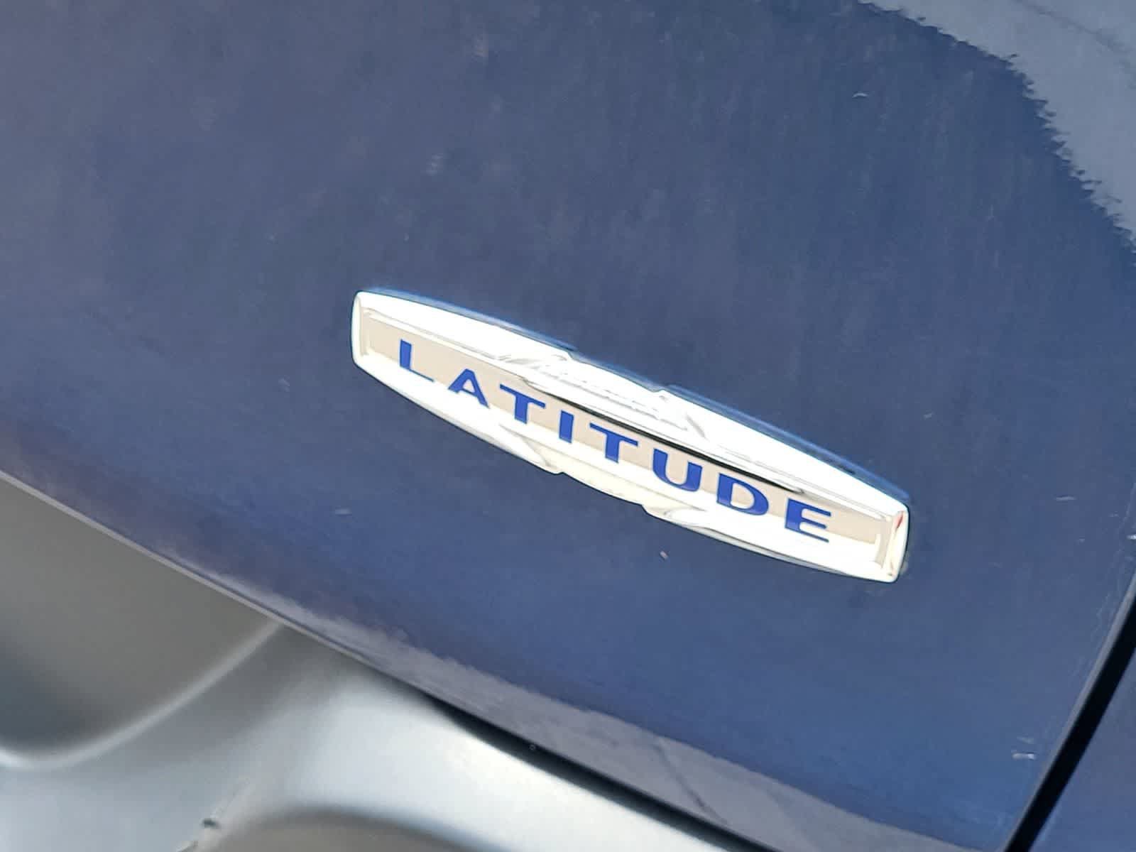 Used 2018 Jeep Cherokee Latitude Plus FWD image 11
