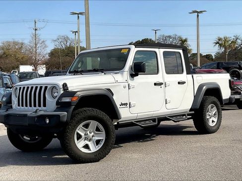 Used 2020 Jeep Gladiator Sport w/ Quick Order Package 24S image 3