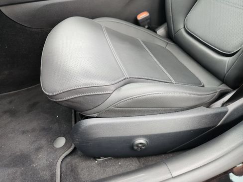 Certified 2025 Mercedes-Benz C 300 4MATIC Sedan image 16