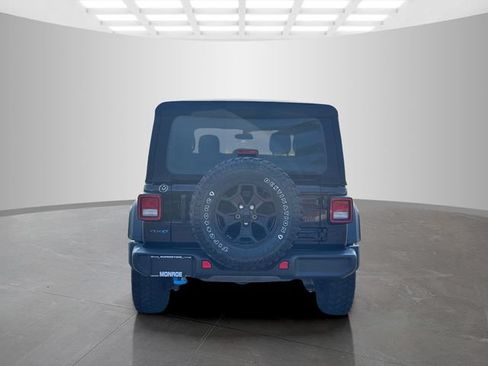 Used 2023 Jeep Wrangler Unlimited w/ Cold Weather Group AWD/4WD image 6