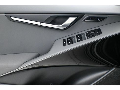 New 2026 Kia Niro FWD image 14