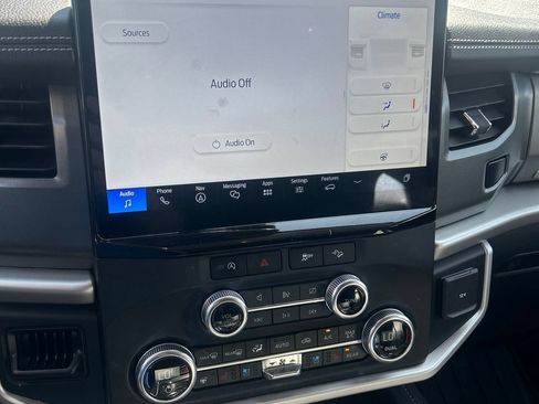 Used 2024 Ford Expedition Max XLT AWD/4WD image 2