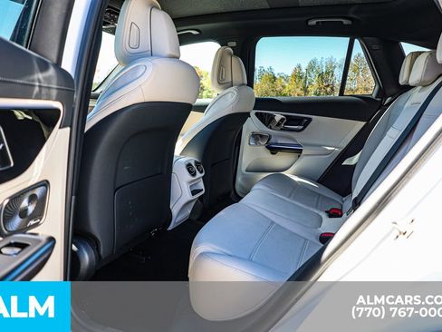 Used 2025 Mercedes-Benz GLC 300 4MATIC image 18