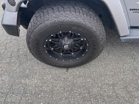 Used 2016 Jeep Wrangler Unlimited Sahara w/ Connectivity Group image 21