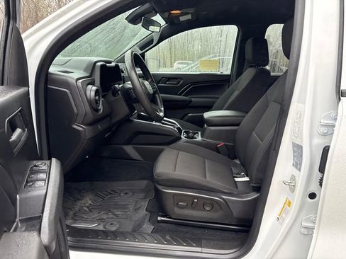 Used 2023 Chevrolet Colorado Trail Boss w/ Technology Package AWD/4WD image 28