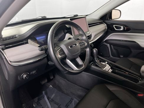 Used 2022 Jeep Compass Limited w/ Sun and Sound Group AWD/4WD image 9
