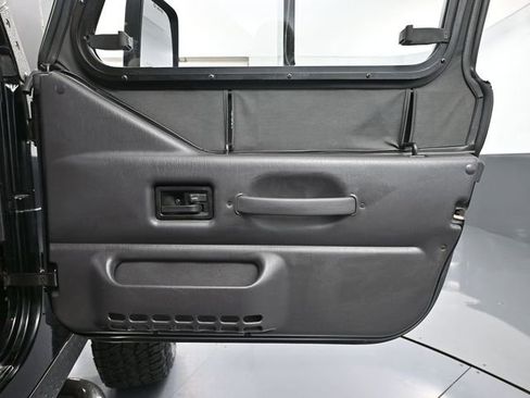Used 2002 Jeep Wrangler X image 28