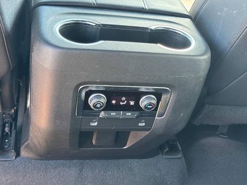 Used 2023 Chevrolet Suburban LT image 20
