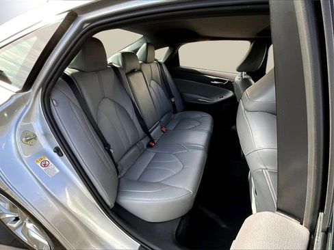 Used 2019 Toyota Avalon XLE image 23