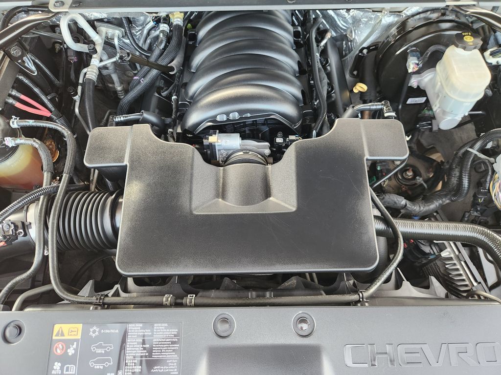 Used 2015 Chevrolet Suburban LS w/ Driver Alert Package RWD image 31