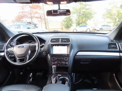 Used 2017 Ford Explorer XLT w/ Equipment Group 202A image 15
