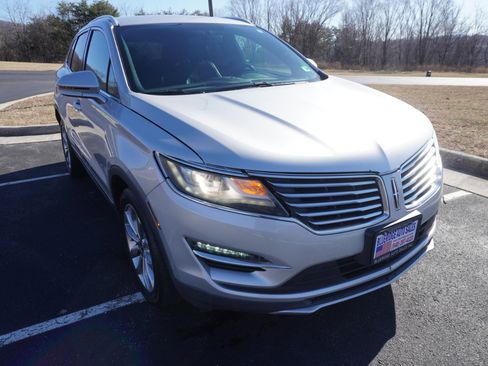 Used 2017 Lincoln MKC Select w/ Select Plus Package image 4