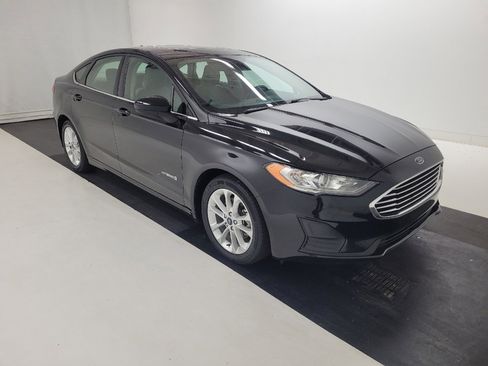 Used 2019 Ford Fusion SE FWD image 13