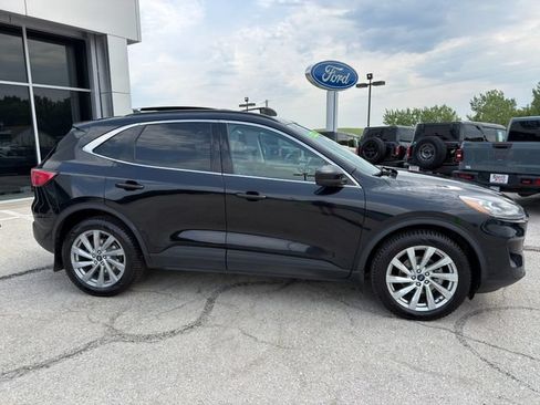 Used 2022 Ford Escape Titanium w/ Titanium Elite Package AWD/4WD image 8