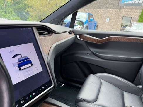 Used 2020 Tesla Model X Long Range AWD/4WD image 12