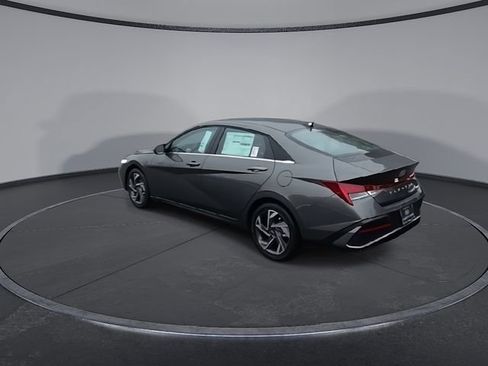 New 2026 Hyundai Elantra Limited FWD image 7