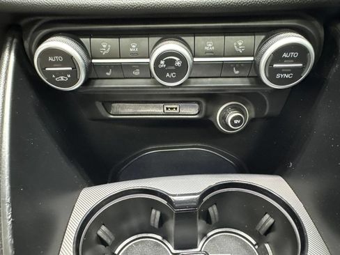 Used 2021 Alfa Romeo Giulia Ti Sport AWD/4WD image 16