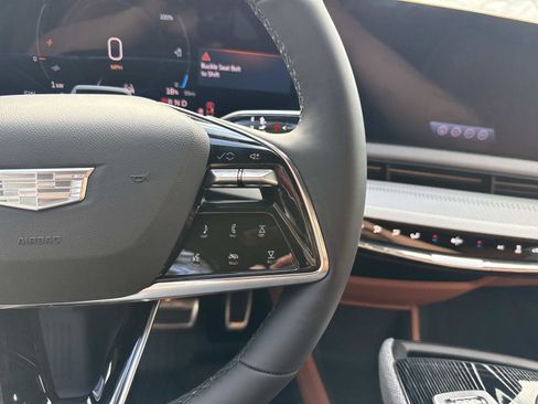 New 2026 Cadillac Optiq Sport 2 image 30