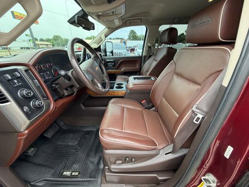 Used 2016 Chevrolet Silverado 2500 High Country w/ Duramax Plus Package AWD/4WD image 9