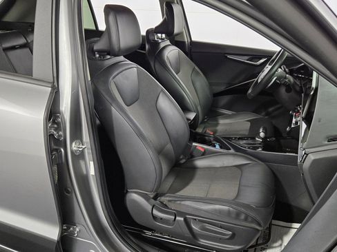 Used 2023 Kia Niro EX image 32