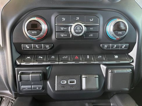 Used 2019 GMC Sierra 1500 SLT w/ SLT Premium Plus Package AWD/4WD image 16
