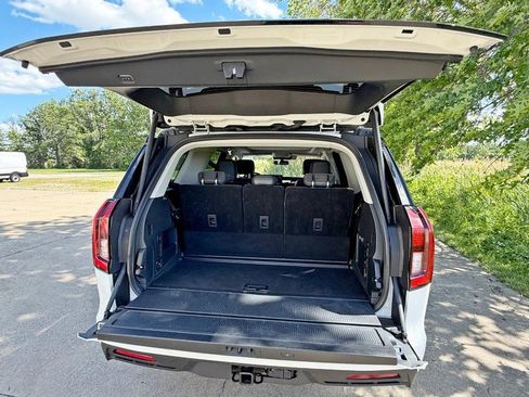 Used 2025 Ford Expedition Active AWD/4WD image 14