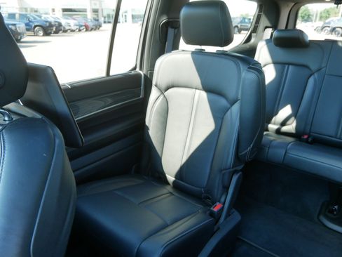 Certified 2022 Jeep Wagoneer Series II w/ Convenience Group I AWD/4WD image 12