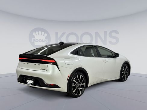 Used 2024 Toyota Prius Prime FWD image 20