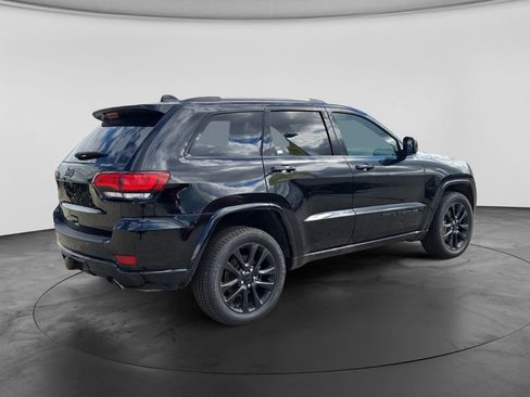 Used 2021 Jeep Grand Cherokee Altitude AWD/4WD image 9